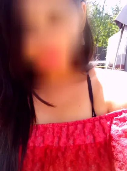 Amira, 31