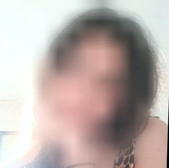 Ayse, 25