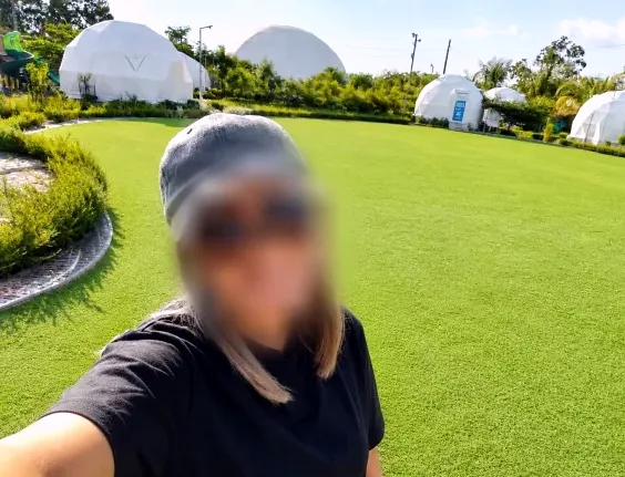 Greta, 35