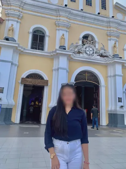 Isabell, 24