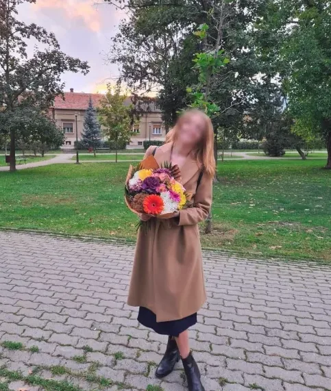 Julia, 35