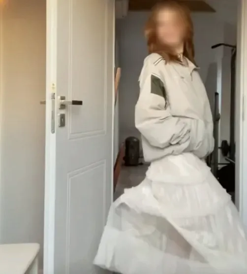 Katrin, 20