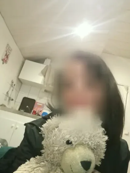 Kim, 37