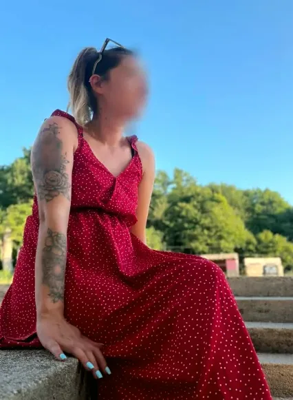 Lara, 34