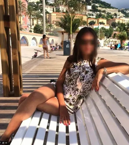 Leonie, 32