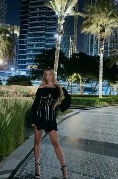 Luisa, 40