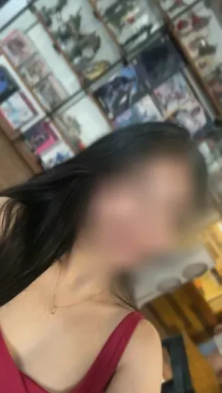 Maja, 28