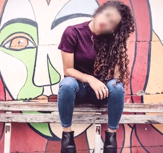 Selina, 32