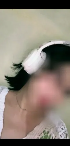Simone, 30