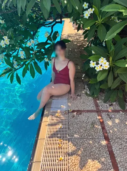 Sophie, 33