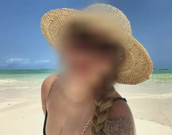 Sophie, 20