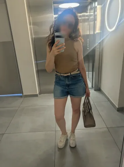 Yasmin, 40